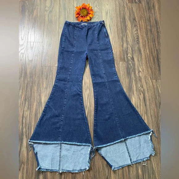🦋B2G1🦋FOR THE REPUBLIC Hi-Low Raw Hem Bell Bottom Jeans | 6 | - Picture 2 of 10